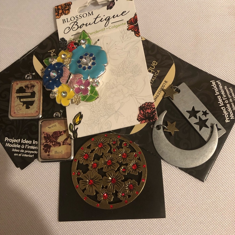 Pendent Craft Bundle- 644 $20 or $15 w/offer
